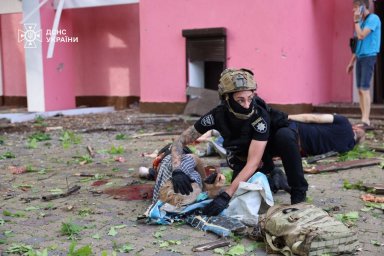 РФ вдарила по будівлі дитячої залізниці у Харкові, кількість поранених вже 16