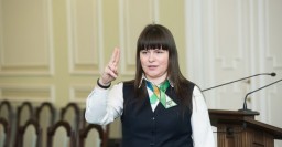 Будущие сотрудницы &laquo;Прозрачных офисов&raquo; сдали экзамен по жестовому языку