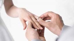 Для молодежной группы &laquo;брак за сутки&raquo; может нести риск - социолог