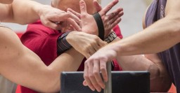 В Харькове проходит чемпионат Украины по армрестлингу среди людей с инвалидностью