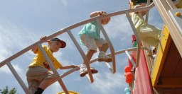 В Харькове установят 200 детских и спортивных площадок