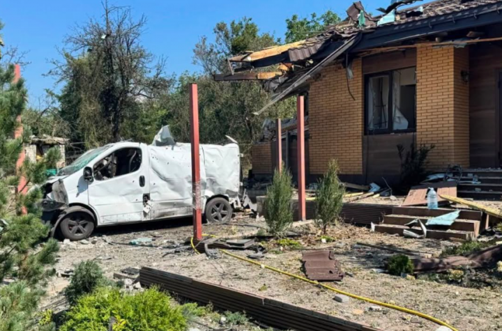 Ракетний удар по Харкову: кількість постраждалих зросла до 11, пошкоджено підприємство та приватні будинки