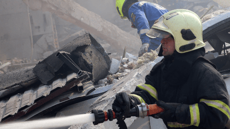 Росіяни завдали ракетного удару по Чугуєву: одна жінка загинула, двоє чоловіків поранені