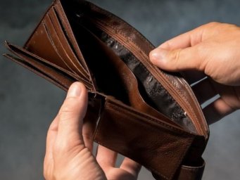 Аналитик рассказал, почему карантин в Украине сделает население нищим