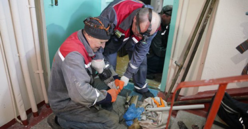 В Салтовском районе восстанавливают внутридомовые коммуникации