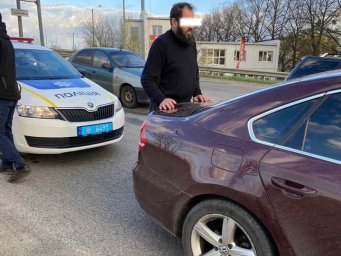 В Харькове задержали пьяного священника (ФОТО)