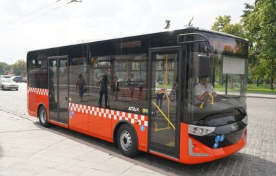 У Харкові відновили роботу автобуса №60 та рух трамваїв на вулиці Академіка Павлова