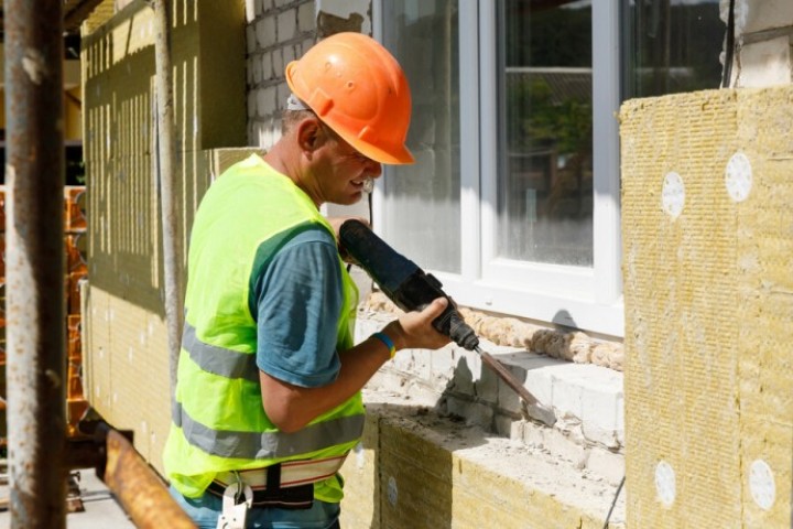 В Старом Салтове восстанавливают жилые дома