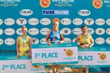 На международных соревнованиях по пляжной борьбе харьковские спортсмены получили три награды