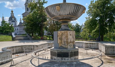 Соборний сквер у центрі Харкова реконструюють після повернення території у власність міської громади