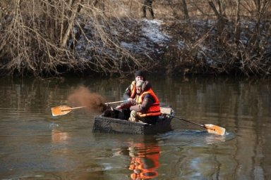 На водоймах Харківщини встановлюють бонові загородження та застосовують сорбент