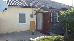 Продам полдома.Чугуев